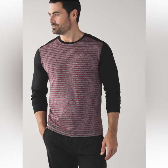 lululemon athletica Other - Lululemon Surge warm crew shirt